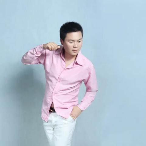 林峰时尚风采，璀璨星光引领潮流前线