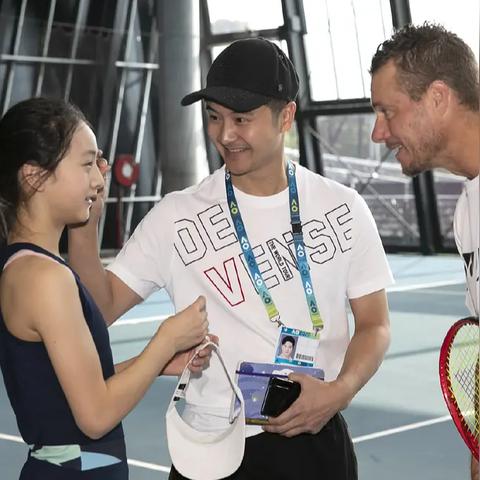 森蝶成长瞬间，小女神最新照片曝光