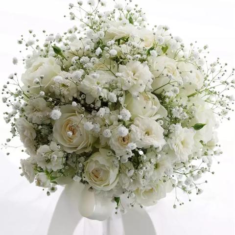 手捧花流行趋势，超越传统花艺的创新设计