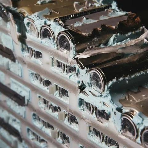 『2025年扎发新风尚，时尚技巧与流行趋势大揭秘』