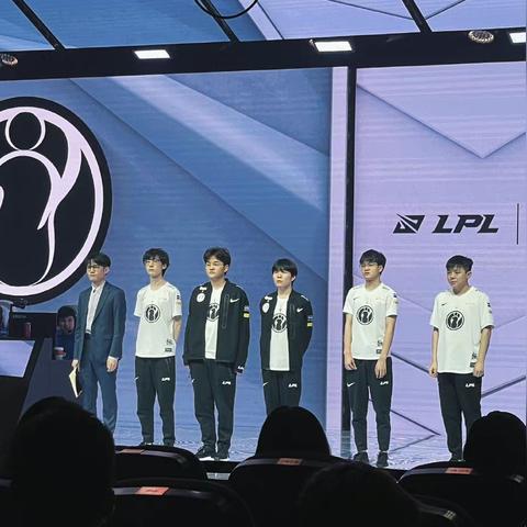 英雄联盟转会动态解析