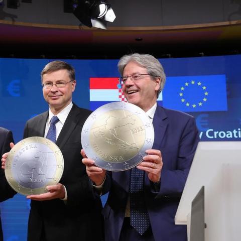 官方观点：2025港澳免费资料大全—贸易顺差和逆差调控