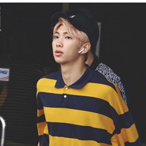 朴智旻新照展现全新形象与舞台魅力