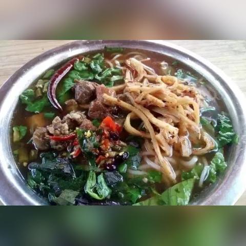 南宁厨艺精湛做饭阿姨成社区焦点人物