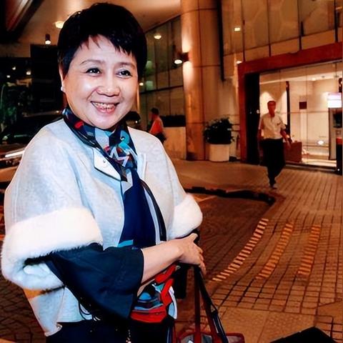 全方位解释：2025澳门今晚开奖记录图片—黄金避险热潮和数字货币波动