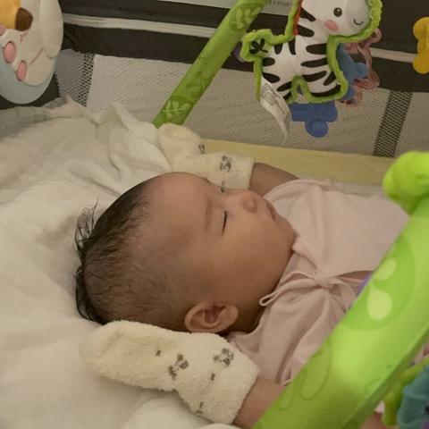 保姆打婴儿事件曝光，恶劣行为与社会数据解析