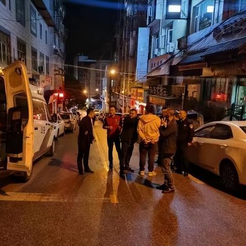 最新砸车窗盗窃手法揭秘，数字时代犯罪新动向