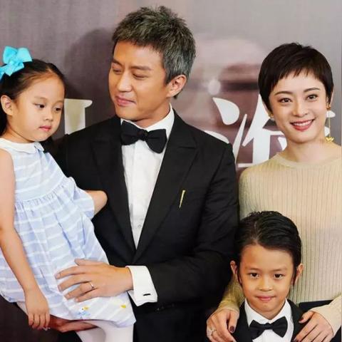 邓超孙俪女儿最新照片曝光，满满幸福瞬间