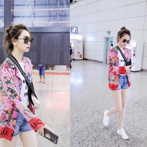 戚薇机场街拍，时尚潮流新标杆图片曝光