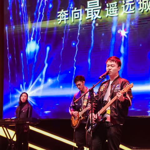 恺英网络股票最新动态深度解析（XXXX年XX月版）